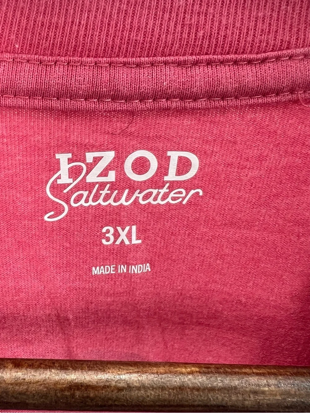201 IZOD Men's Pink Short-Sleeve Graphic Tee